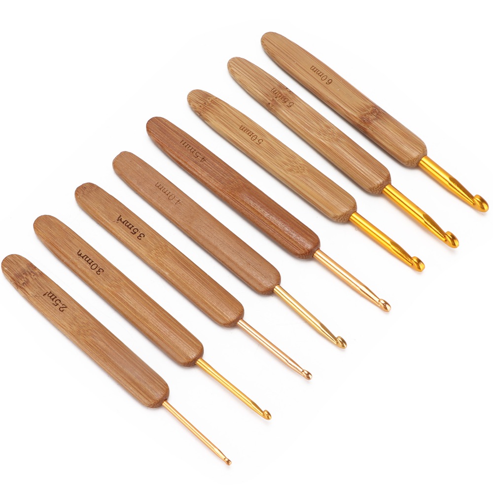 Wooden Crochet Hooks Ergonomic Handle - 8pcs 2.5-6mm Sizes Crochet Hook Set